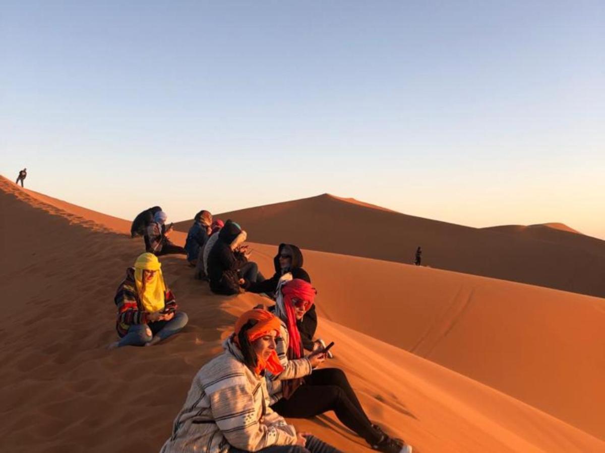 Отель Fabulous Desert Camp Мерзуга Экстерьер фото